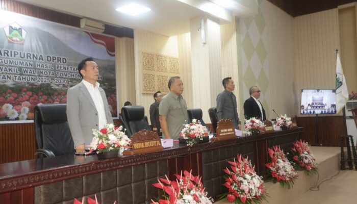 Walikota Caroll Hadiri Rapat Paripurna DPRD Tomohon Pengumuman Hasil Penetapan Pasangan Walikota dan Wakil Walikota 2025-2030 2 1000081000