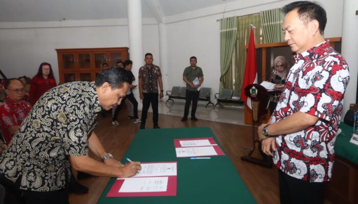 Penandatanganan Perjanjian Kinerja, Walikota Caroll Tekankan Kerja Sesuai Visi dan Misi Pemkot Tomohon 3 1000083121