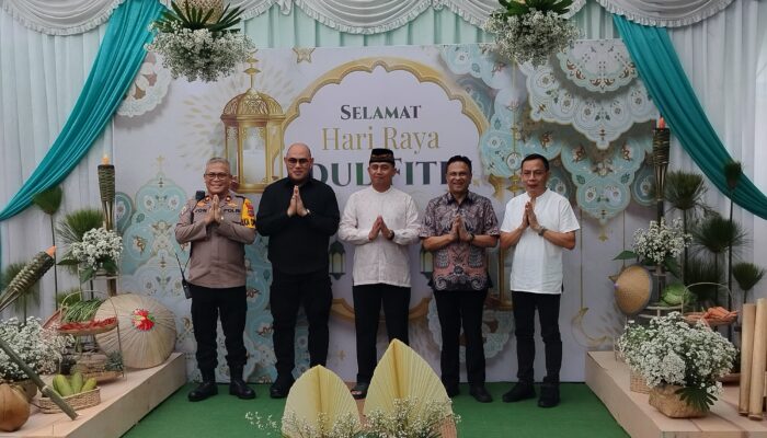 Wakili Walikota Caroll, Sekkot Roring Hadiri Open House Kapolres Tomohon dalam Rangka Hari Raya Idul Fitri