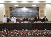 Walikota Caroll Senduk dan Wakil Walikota Sendy Rumajar Diparipurnakan DPRD Tomohon