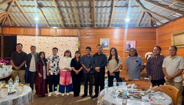 Perayaan Hari Ketupat, Caroll Senduk dan Sendy Rumajar Pererat Silaturahmi di Kediaman Herson Ali Raemah