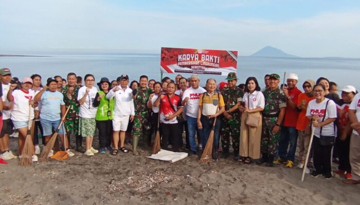 Gotong Royong FKUB TNI dan Pemerintah Wujudkan Manado yang Bersih di Bulan Kemerdekaan